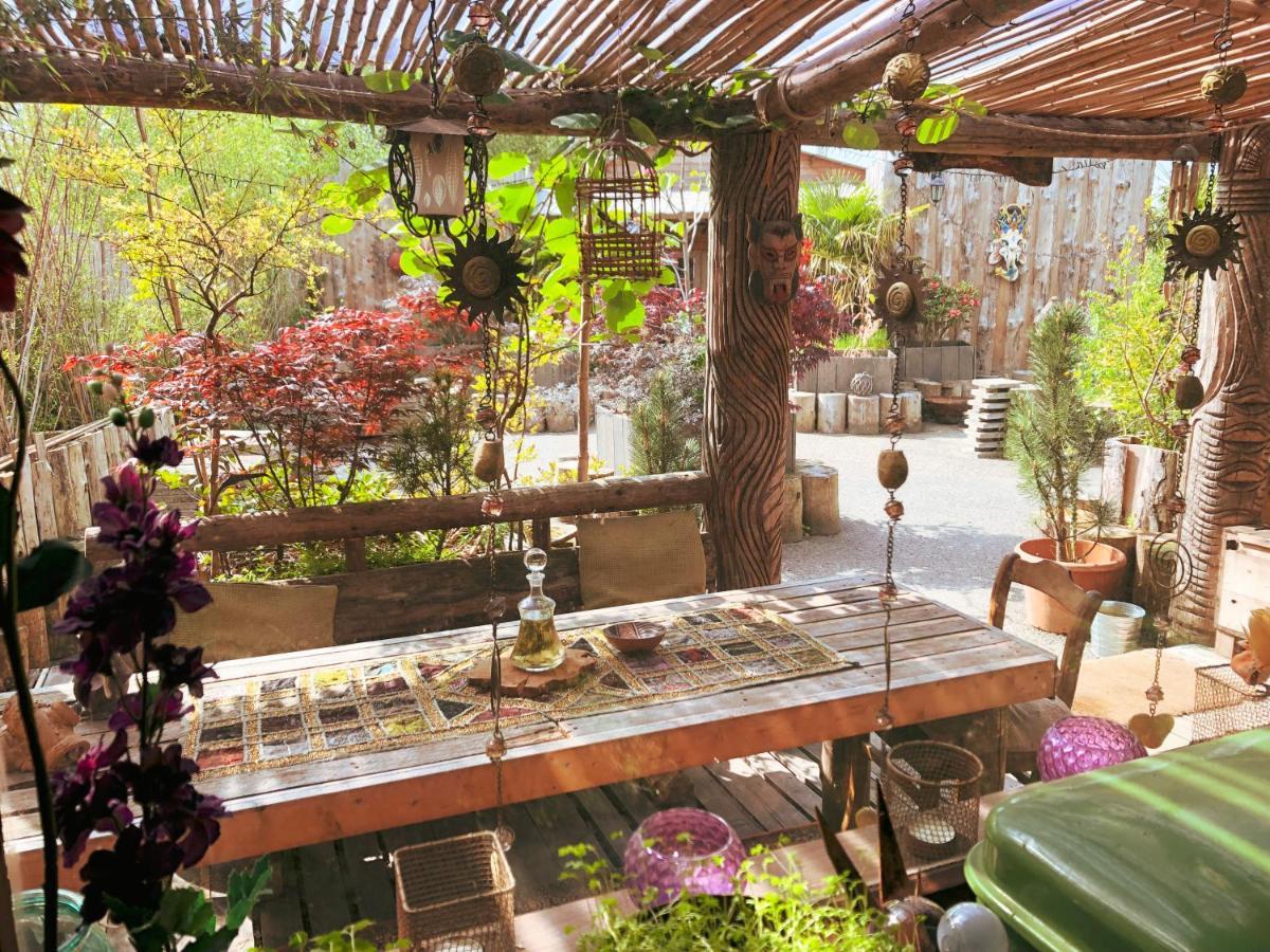 Bamboo Lodge Хронинген Екстериор снимка